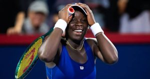 O nouă sensație a tenisului mondial a ieșit la lumina reflectoarelor: un tânăr de 18 ani sare de la o poziție modestă, sub top 300, direct în rândul campionilor.