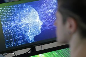 Singura cale pentru omenire de a supraviețui superinteligenței artificiale, explicată de „Nașul AI”