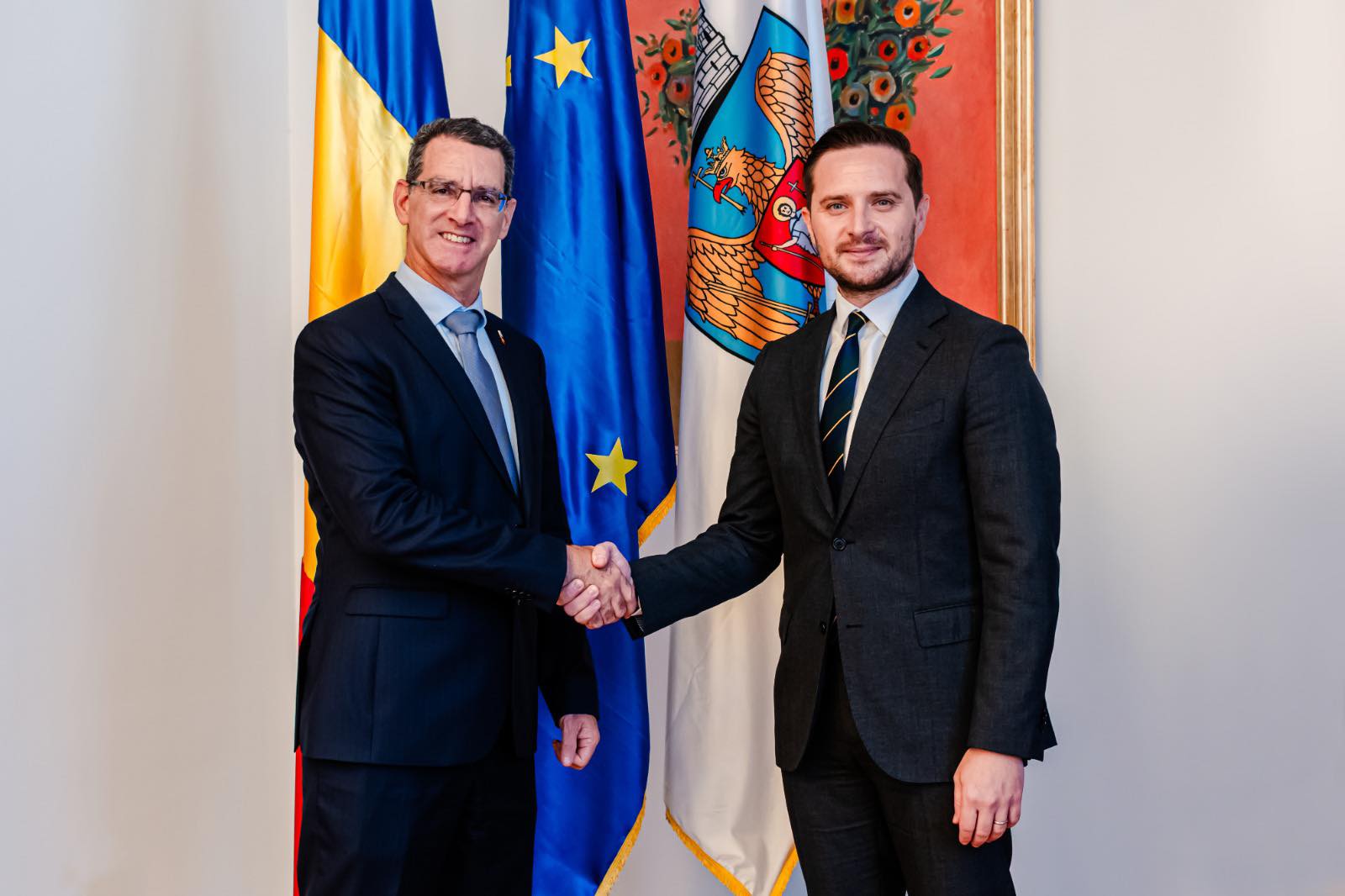 Primarul Capitalei, Stelian Bujduveanu, primește vizita Excelenței Sale Lior BEN DOR la Primăria Municipiului București