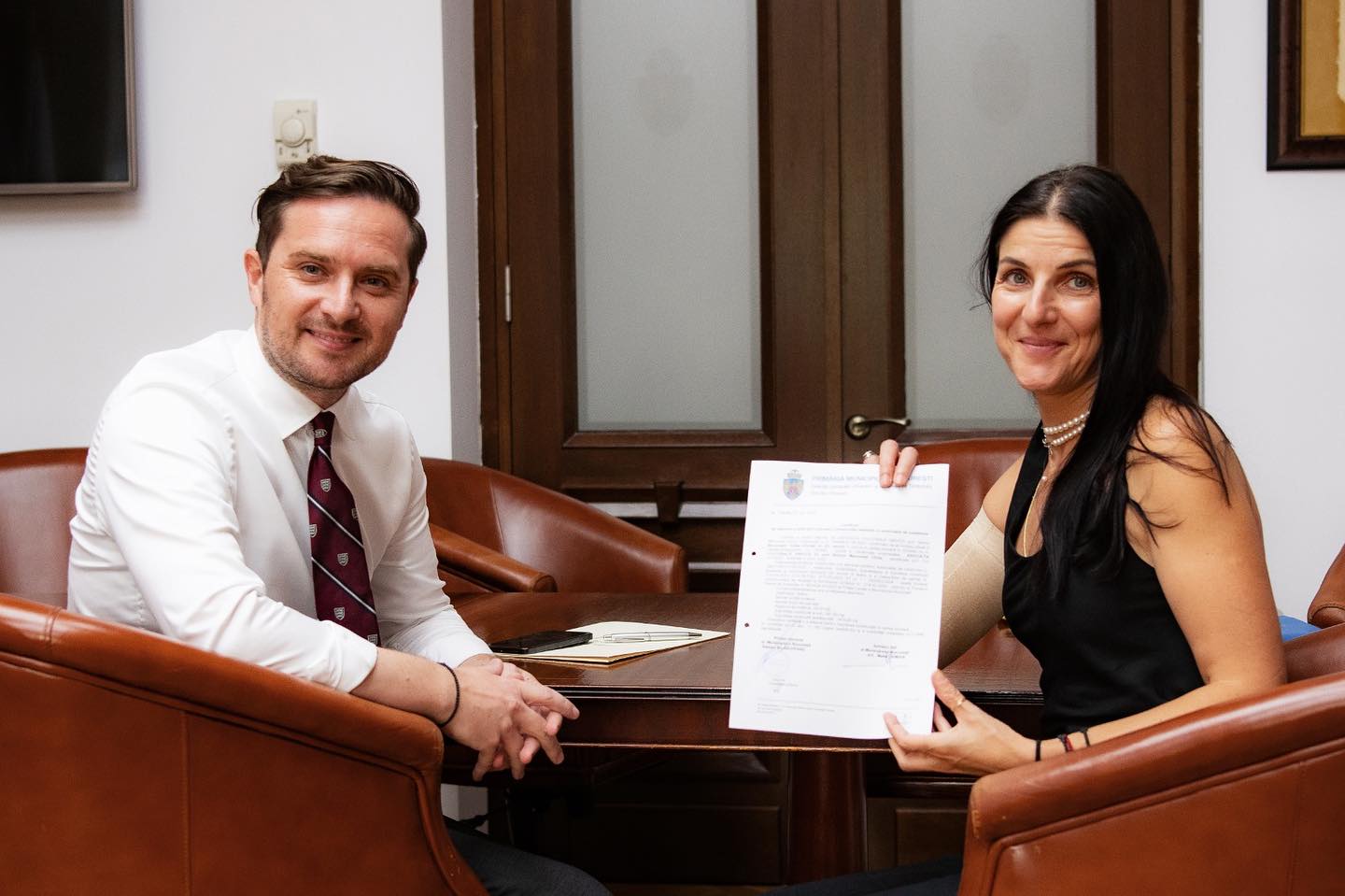 Primarul Stelian Bujduveanu anunță: S-a născut Teatrul Grivița 53! Certificatul de înființare a fost semnat
