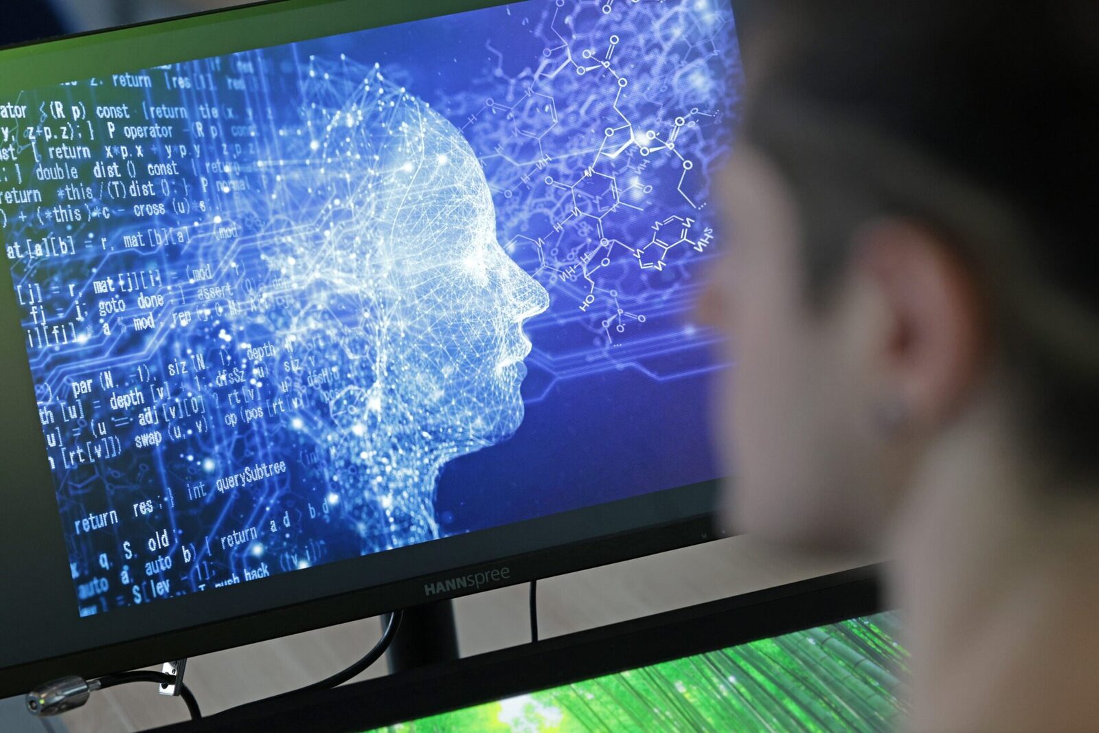 Studiu: Modele AI avansate pot influența opiniile politice în numai 10 minute