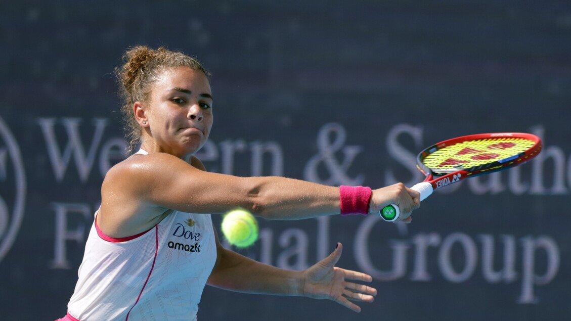 Sinner si ritira: 'Sto male'. Alcaraz vince a Cincinnati. Paolini ko in finale contro Swiatek - Tennis