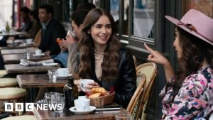 Asistentul regizorului de la „Emily în Paris” a murit brusc.