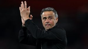 Aston Villa și Man Utd ratează ocazia, în timp ce un expert laudă transferul „excitant” al lui PSG.