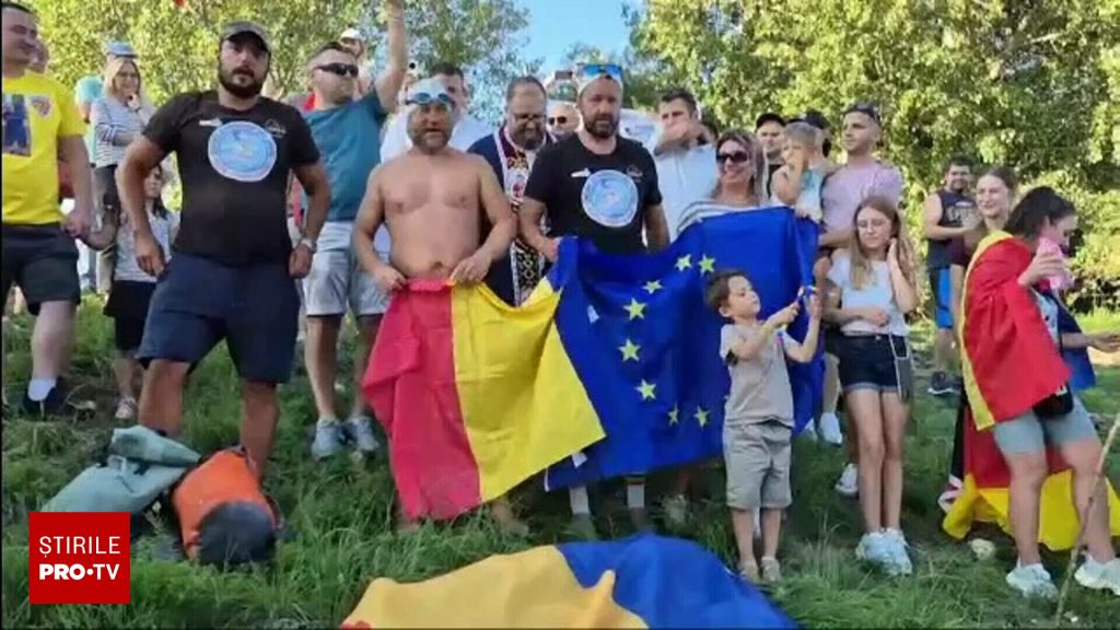 Performanță remarcabilă. Avram Iancu a înotat 4.448 de kilometri, fără costum de neopren