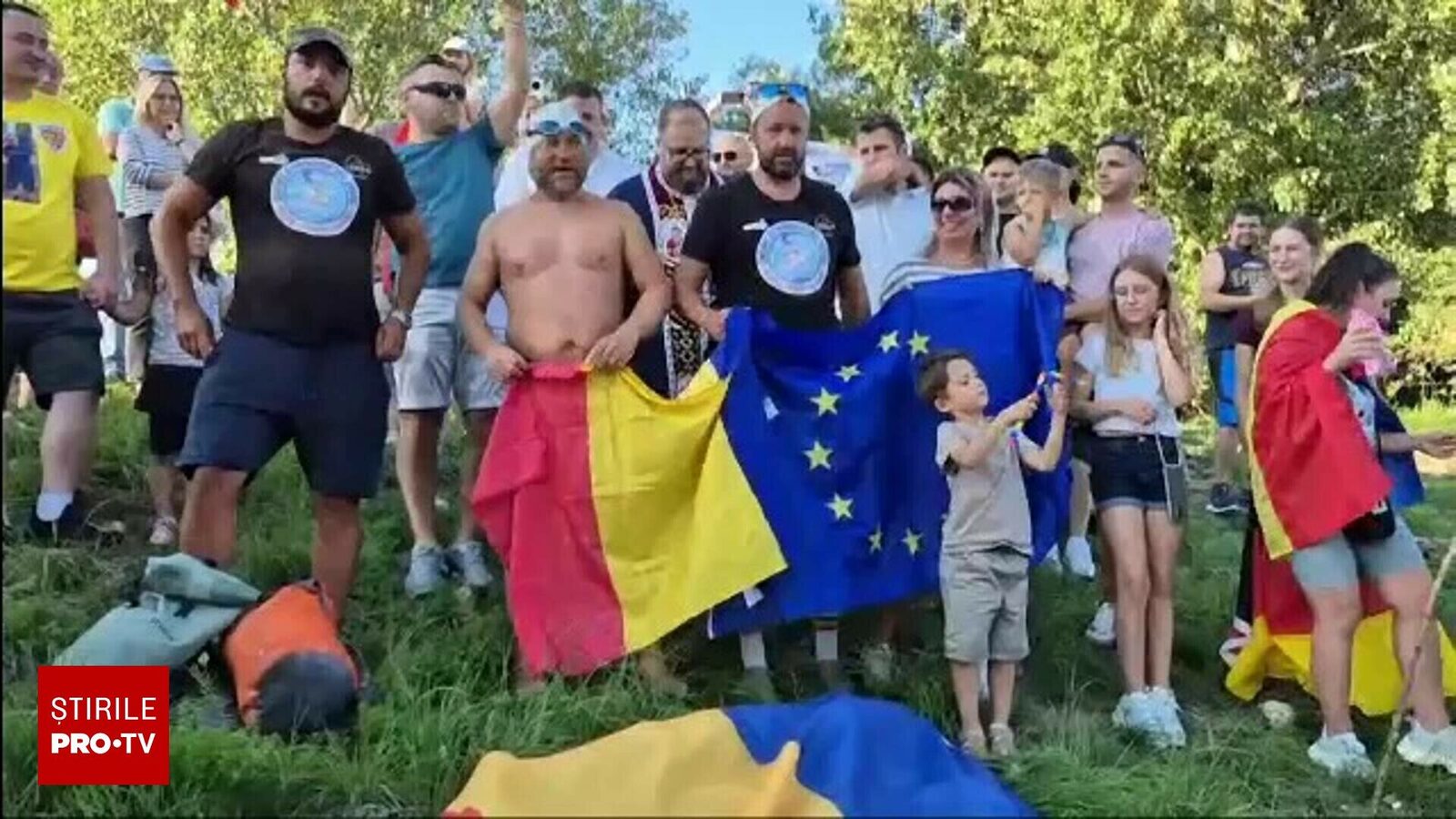Avram Iancu a realizat o performanță extraordinară, înotând 4.448 de kilometri fără a purta costum de neopren.