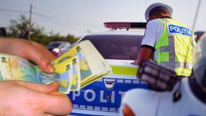 Amenzi de circulație neplătite pot duce la suspendarea permisului timp de doi ani, conform Codului Rutier 2025.