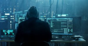 Escrocii online oferă promisiuni de câștiguri mari, dar în loc de bani, cer date personale care pot fi ulterior utilizate în diverse fraude, reprezentând o capcană periculoasă pentru victimele lor.