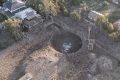 Imagini cu craterul de 50 de metri care s-a format în Amara după explozia puternică de vineri. Anunțul făcut de pompieri azi-dimineață