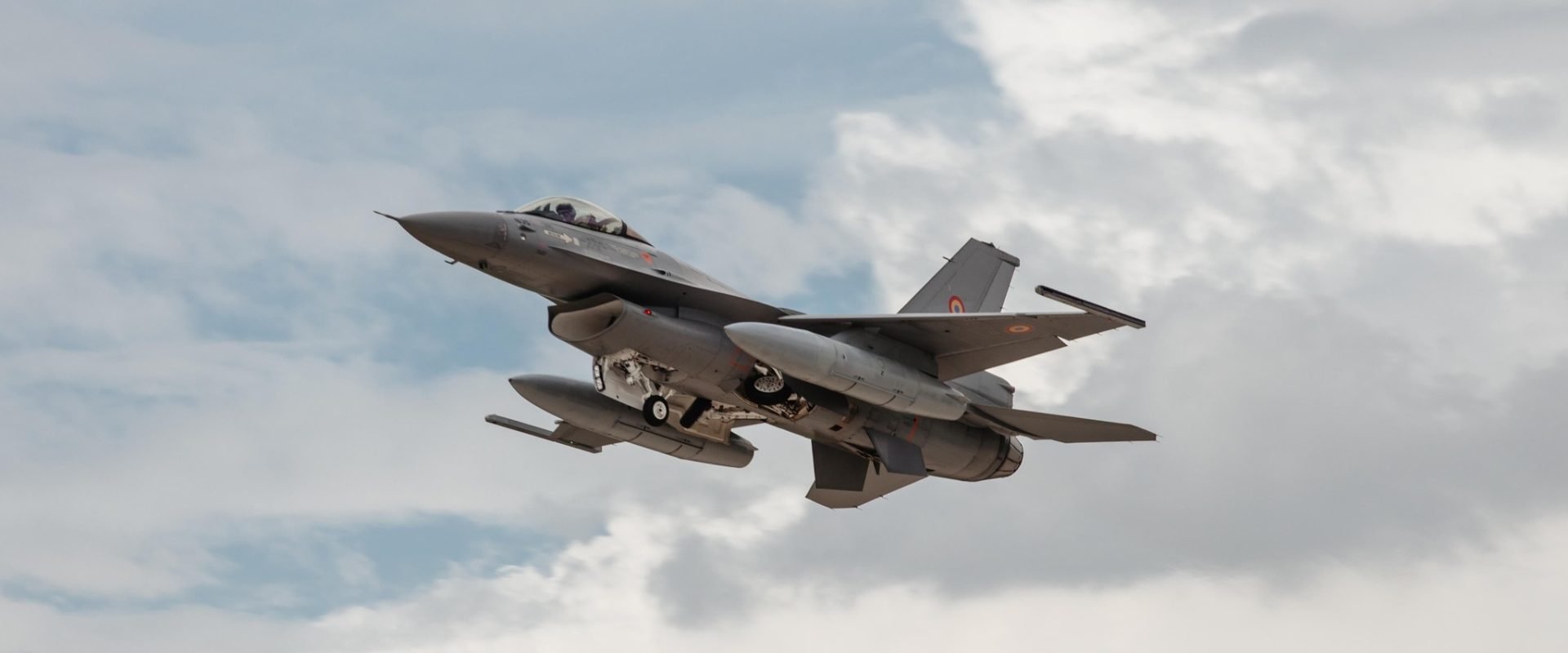 România are de joi încă trei avioane F-16 în dotare / Câte avioane moderne de luptă au acum în total Forțele Aeriene Române