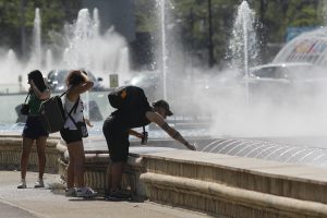 Capitala se află sub o alertă meteorologică stringentă, ultimele previziuni fiind actualizate în acest moment.