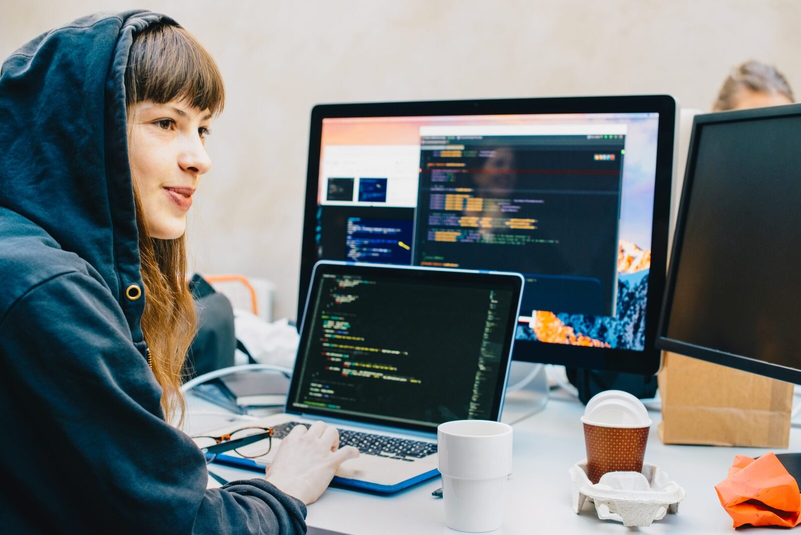 Microsoft a încercat să îmbunătățească internetul cu IA. Care sunt erorile și gravitatea acestora.