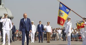 Ilie Bolojan a fost huiduit la Constanța înainte de a ține discursul de Ziua Marinei, unde a afirmat că trebuie să treacă peste această perioadă dificilă.