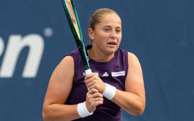 Jelena Ostapenko apologizes for comments made during heated US open match against Taylor Townsend