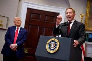 Larry Ellison, miliardar cu afaceri în România, rivalizează cu Elon Musk în clasamentul celor mai bogați.
