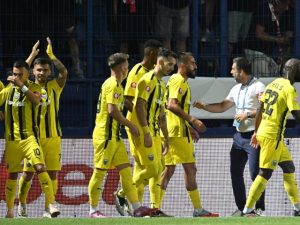 Metaloglobus – Dinamo 0-1. „Câinii” triumfă la Clinceni, după ce gazdele au avut un gol anulat de VAR în meciul din campionat.