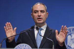 Ministrul Finanțelor avertizează că țara trebuie să fie pregătită pentru recesiune și a anunțat introducerea unor noi taxe, care vor viza atât multinaționalele, cât și coletele comandate de pe platformele chinezești.