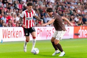 PSV, cu Dennis Man în primă echipă, a suferit o înfrângere surprinzătoare în fața unei echipe nou-promovate.