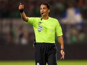 Pericol pentru FCSB: meciul cu Aberdeen va fi arbitrat de unul dintre cei mai slabi arbitri