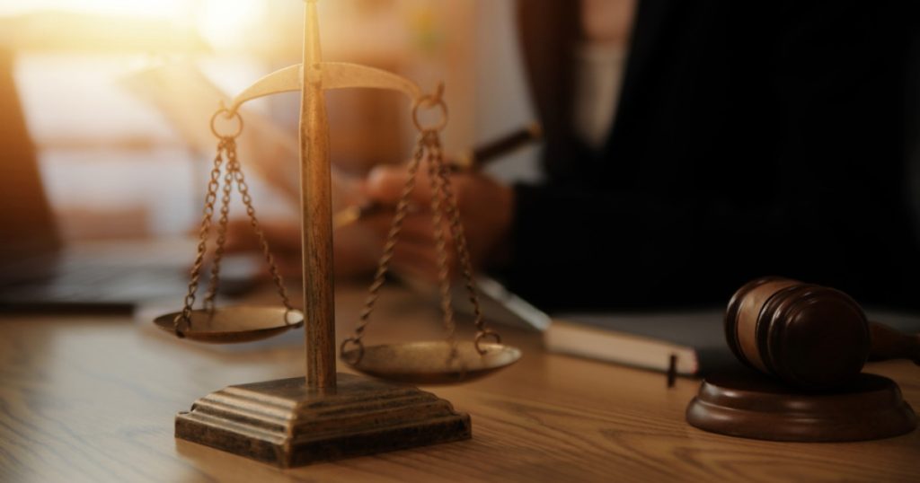 Procurorii unui parchet din București au anunțat că își suspendă activitatea până când Guvernul nu retrage proiectul legat de pensii