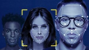 Recunoașterea facială este mai exactă în condiții de laborator comparativ cu mediul urban.