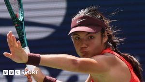 US Open 2025: Emma Raducanu o înfruntă pe Elena Rybakina la New York