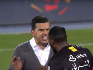 Clubul care l-a demis pe Cosmin Contra după numai 20 de zile se confruntă cu haos: noul patron a concediat întreaga echipă de jucători.