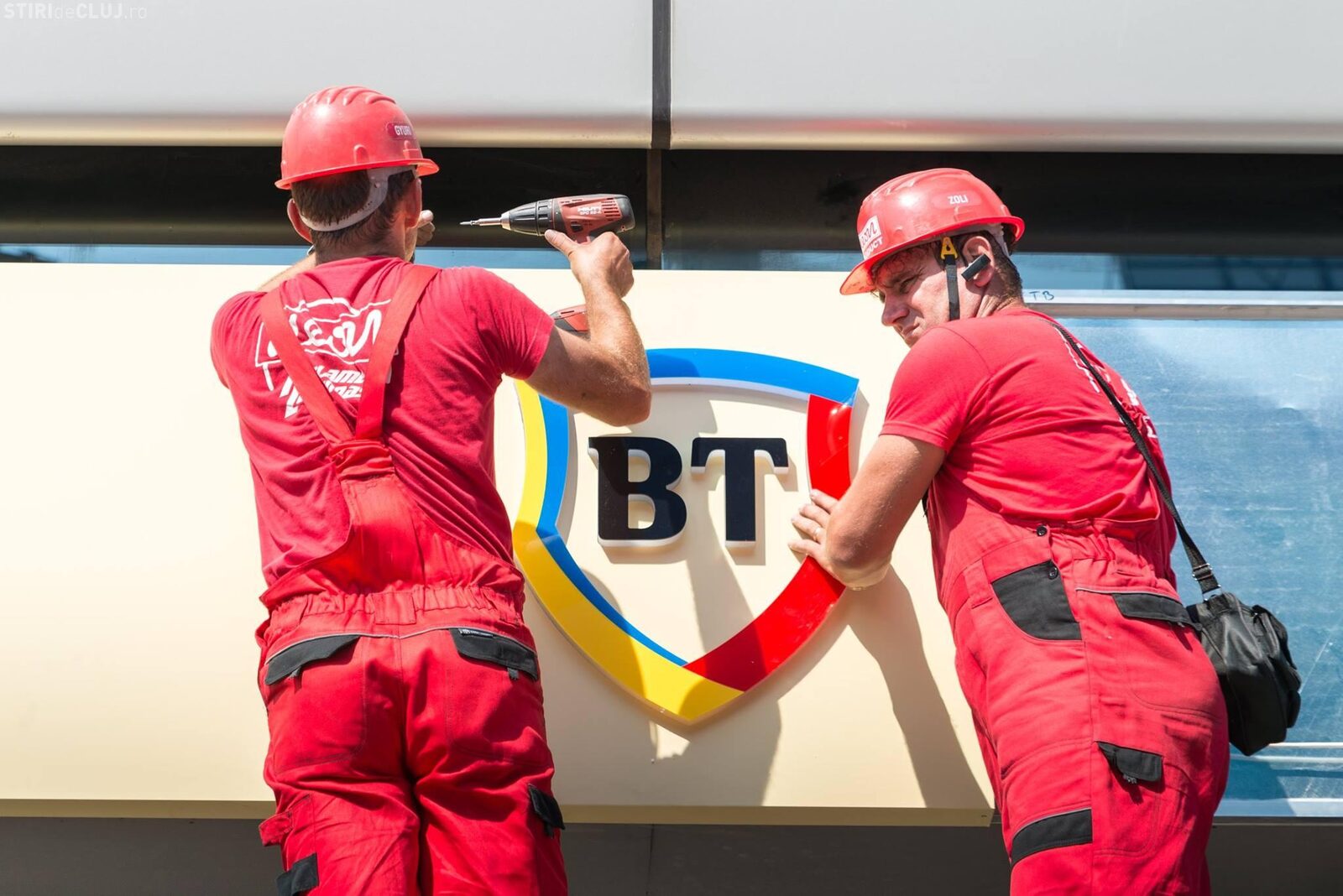 Banca Transilvania și BRD implicate într-o nouă escrocherie ce poate goli conturile utilizatorilor.