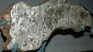 Cercetătorii au creat un diamant din meteorit, superior celor terestre în rezistență.