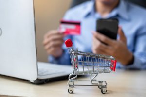 ARMO avertizează: Dacă nu se vor impune taxe pentru toate pachetele internaționale sub 150 de euro, România va procesa în continuare gratuit multe colete provenite de la Shein, Temu, AliExpress și altele.