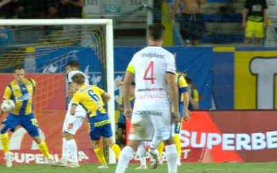 ”Va naște o dezbatere”! Fază controversată la Petrolul – Hermannstadt: ”Mingea îi vine în mână”