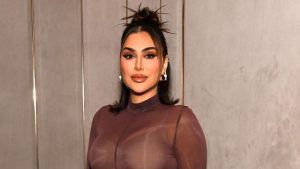 Platforma TikTok elimină o postare a influencerului Huda Kattan după răspândirea unor teorii conspirative ant-Israeliene