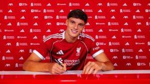 Liverpool FC îl achiziționează pe Giovanni Leoni de la Parma