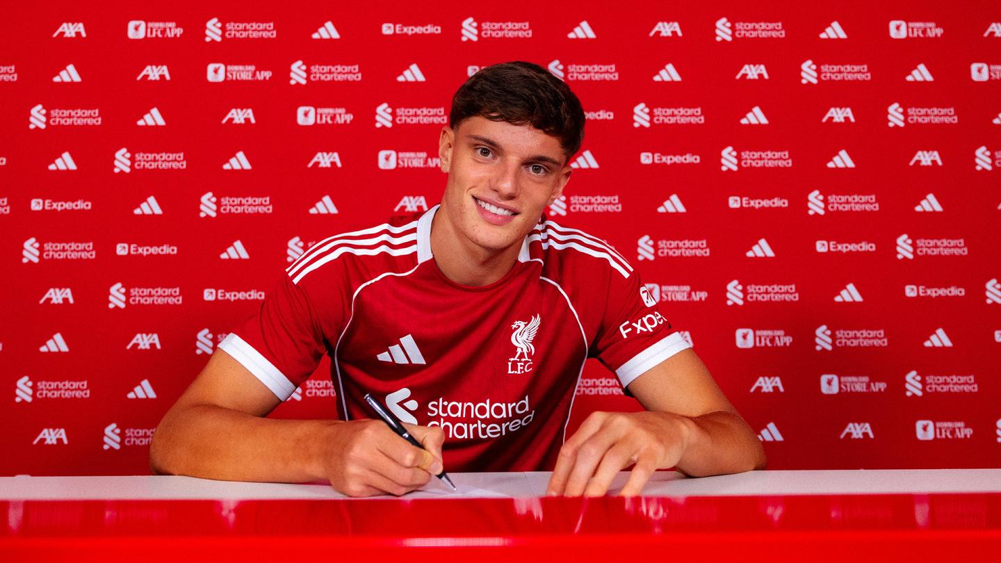 Liverpool FC îl achiziționează pe Giovanni Leoni de la Parma