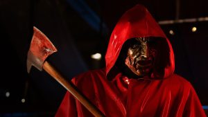 Prom Queen revine cu fiori în liceu și consolidează genul horror pe Netflix.