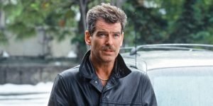Cele mai bune 10 roluri comice ale lui Pierce Brosnan