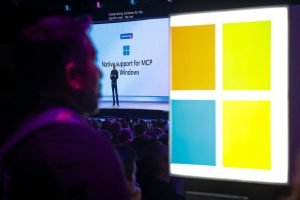 Inteligența artificială transformă piața software-ului clasic, giganți precum Salesforce și Adobe înregistrează pierderi majore.