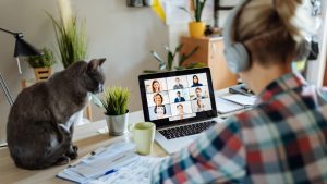 Securitatea online, o provocare scumpă pentru tinerii cu joburi multiple. Impactul neașteptat al „polyworking”-ului.