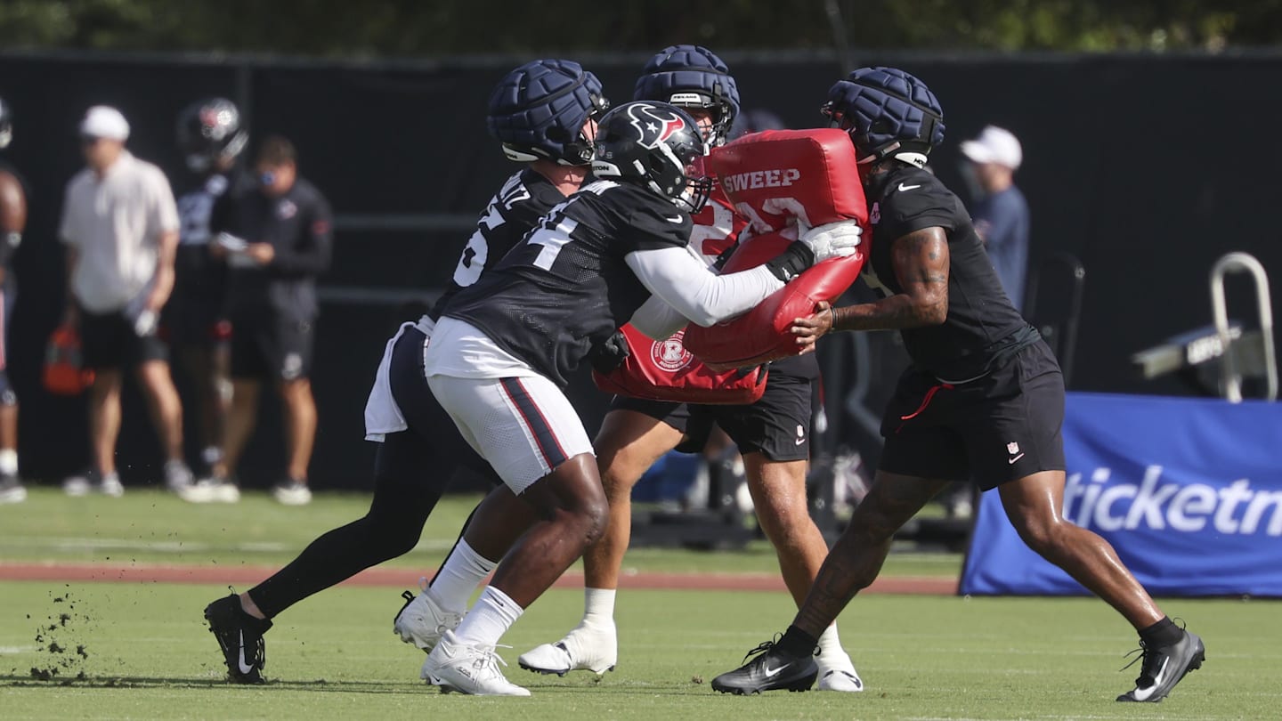 Houston Texans îl transferă pe OT Cam Robinson la Cleveland Browns