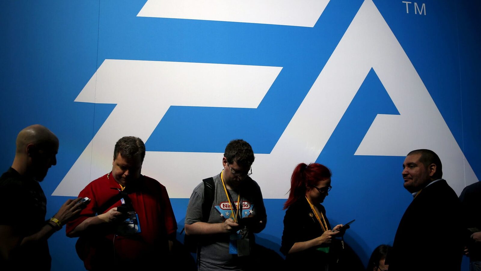 EA devine privată, oferind acționarilor 210 dolari pe acțiune