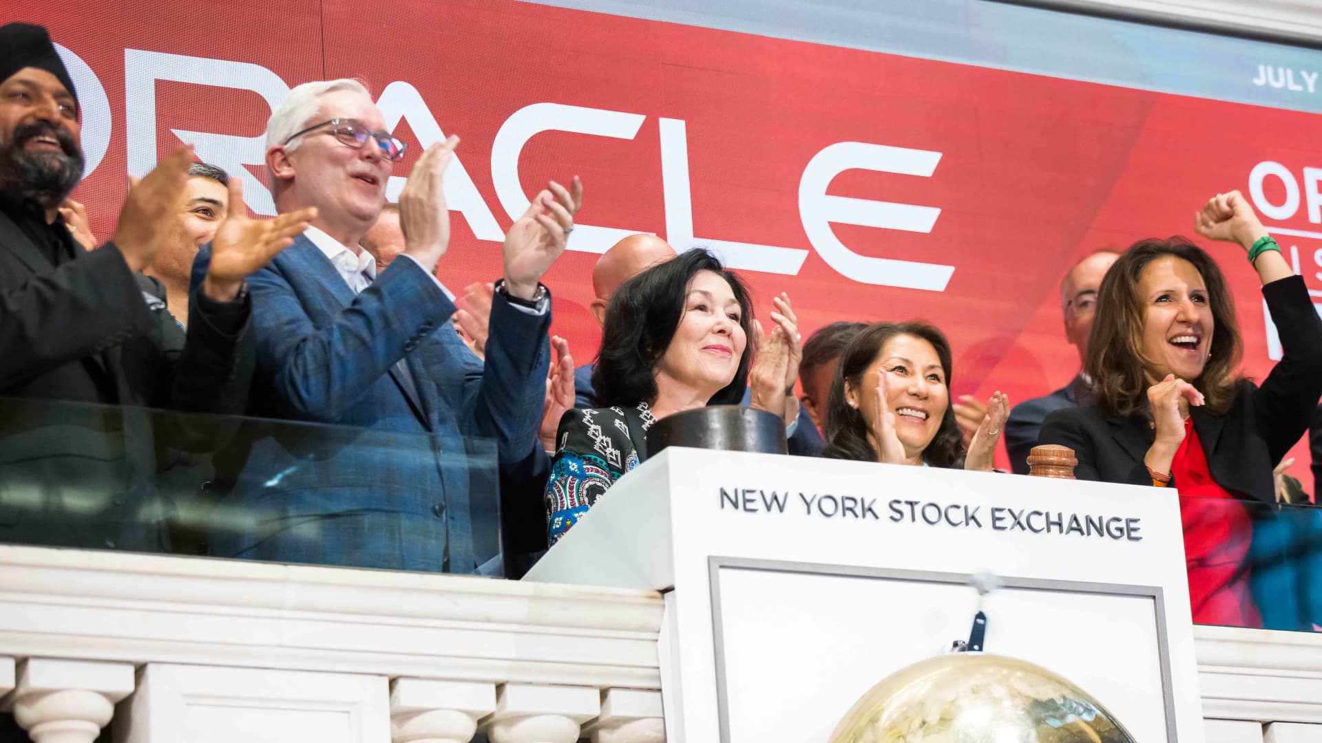 Proiecțiile Oracle, analiștii rămân fără cuvinte