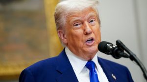 Trump și Pfizer vor prezenta acord pentru reducerea prețurilor medicamentelor în Medicaid