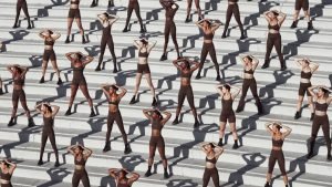 NikeSKIMS își lansează colecția de activewear săptămâna aceasta