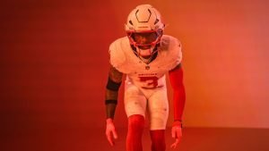 Uniformele săptămâna 4 NFL: Cardinals și Dolphins îșiartă noile uniforme de rivalitate