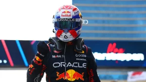 Max Verstappen ia pole-ul lui Carlos Sainz după accidentul lui Piastri