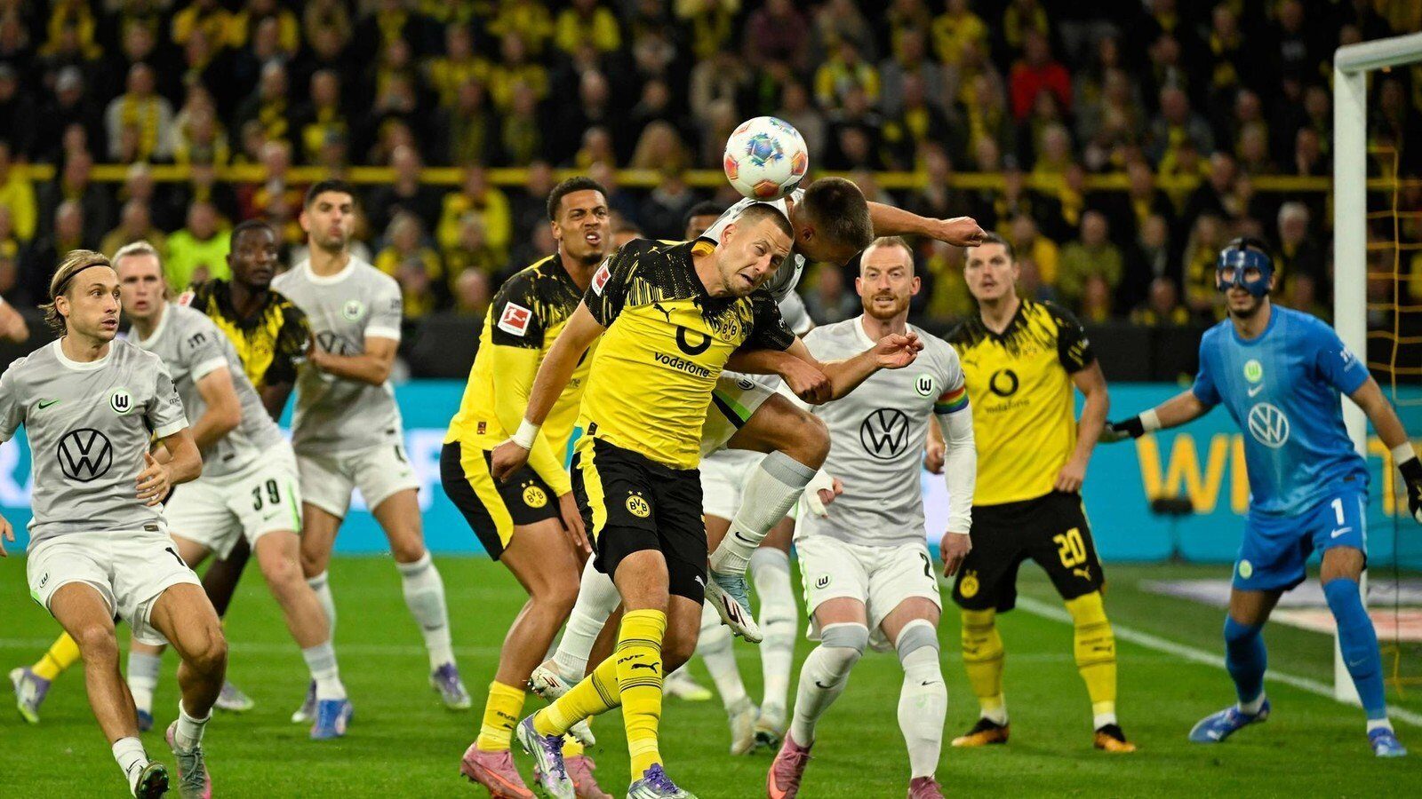 Nico Schlotterbeck revine în echipa de start a BVB pentru meciul cu Wolfsburg