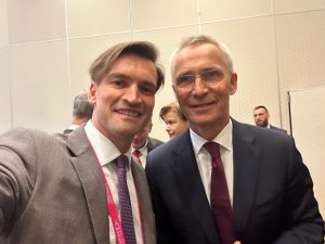 Deputatul Andrei Baciu a abordat la Warsaw Security Forum evoluţia subiectului pe Facebook