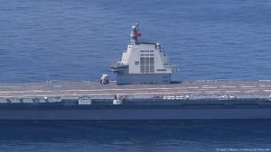 Noul portavion chinez traversează strâmtoarea Taiwan