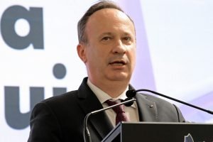 Restructurarea administrației centrare poate veni de la premier și miniștri.