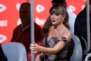A fost Taylor Swift la meciul dintre Chiefs și Eagles?